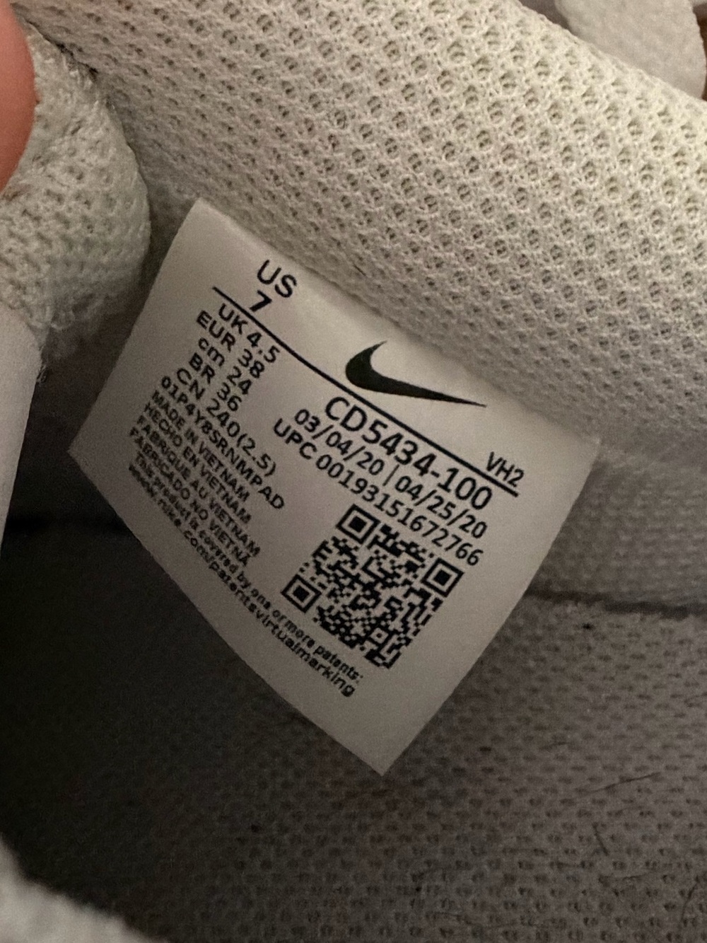 Nike White Low-Top Leather Sneakers Women’s 7 - Picture 5 of 5